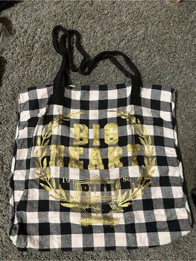Rare and HTF Pink Victoria’s Secret Y2K Big Heart tote